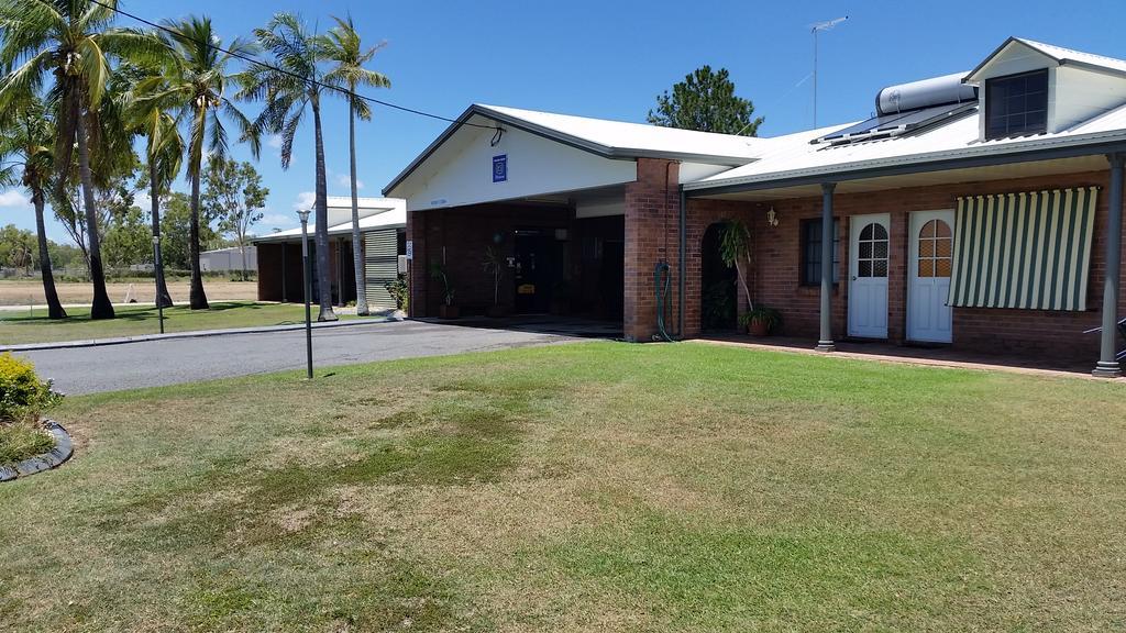 True Blue Motor Inn Rockhampton Bagian luar foto