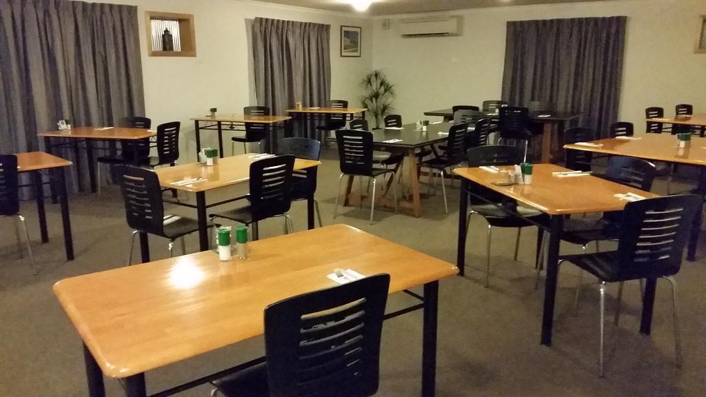 True Blue Motor Inn Rockhampton Bagian luar foto