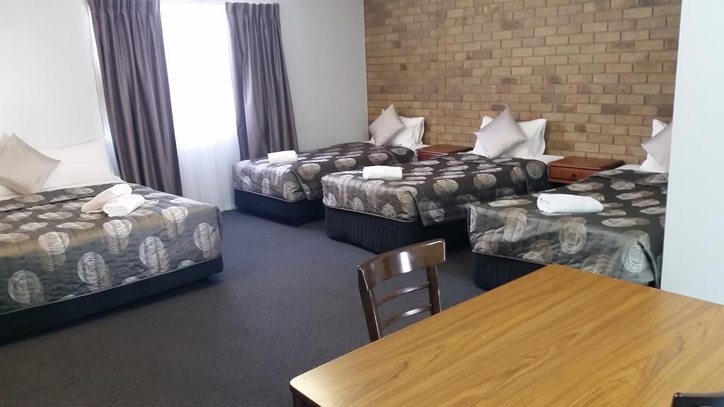 True Blue Motor Inn Rockhampton Ruang foto