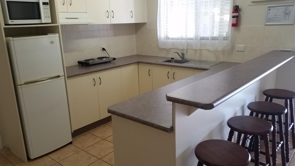 True Blue Motor Inn Rockhampton Bagian luar foto
