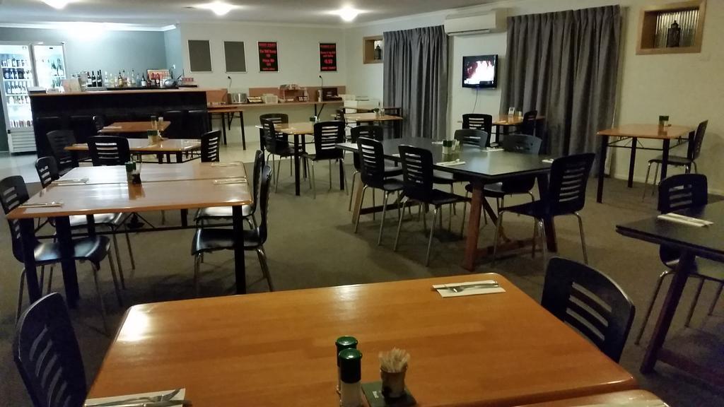 True Blue Motor Inn Rockhampton Bagian luar foto