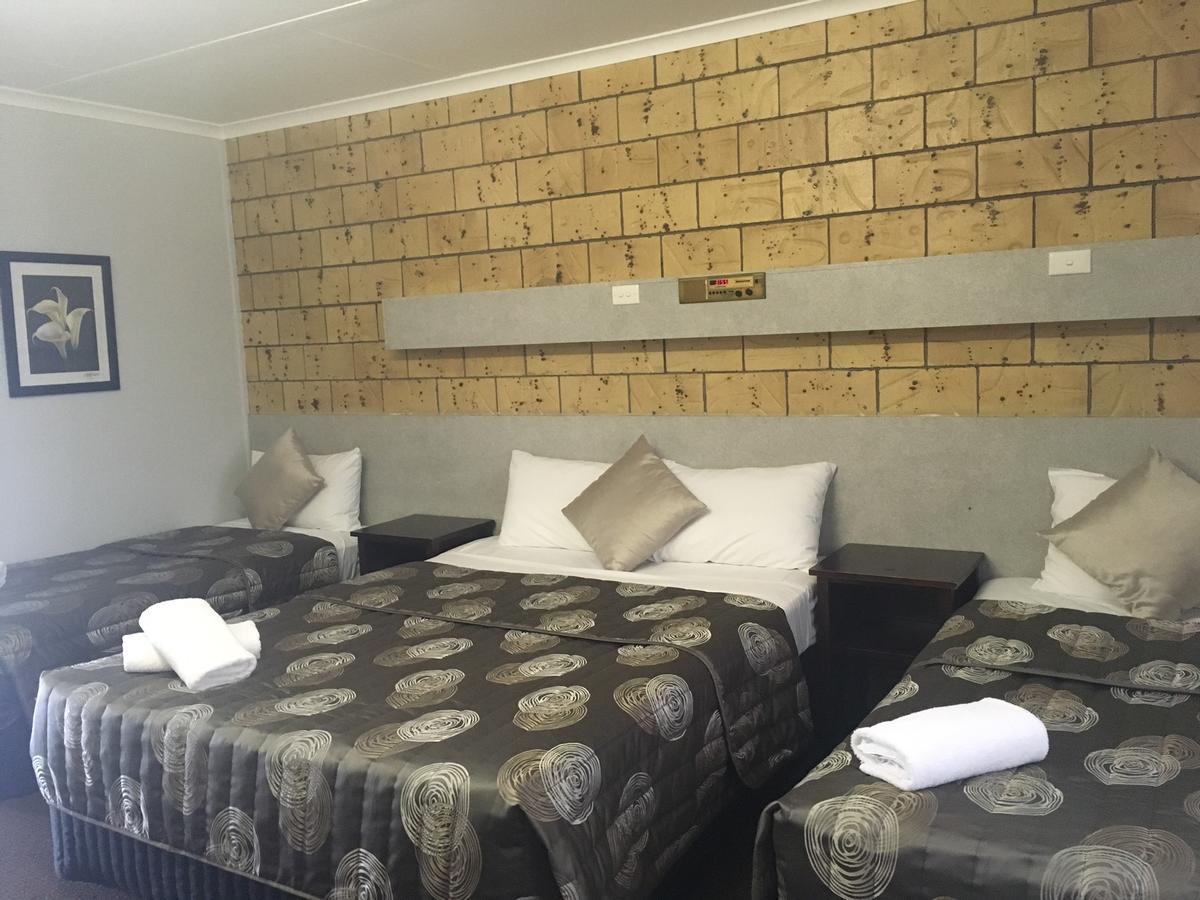True Blue Motor Inn Rockhampton Bagian luar foto
