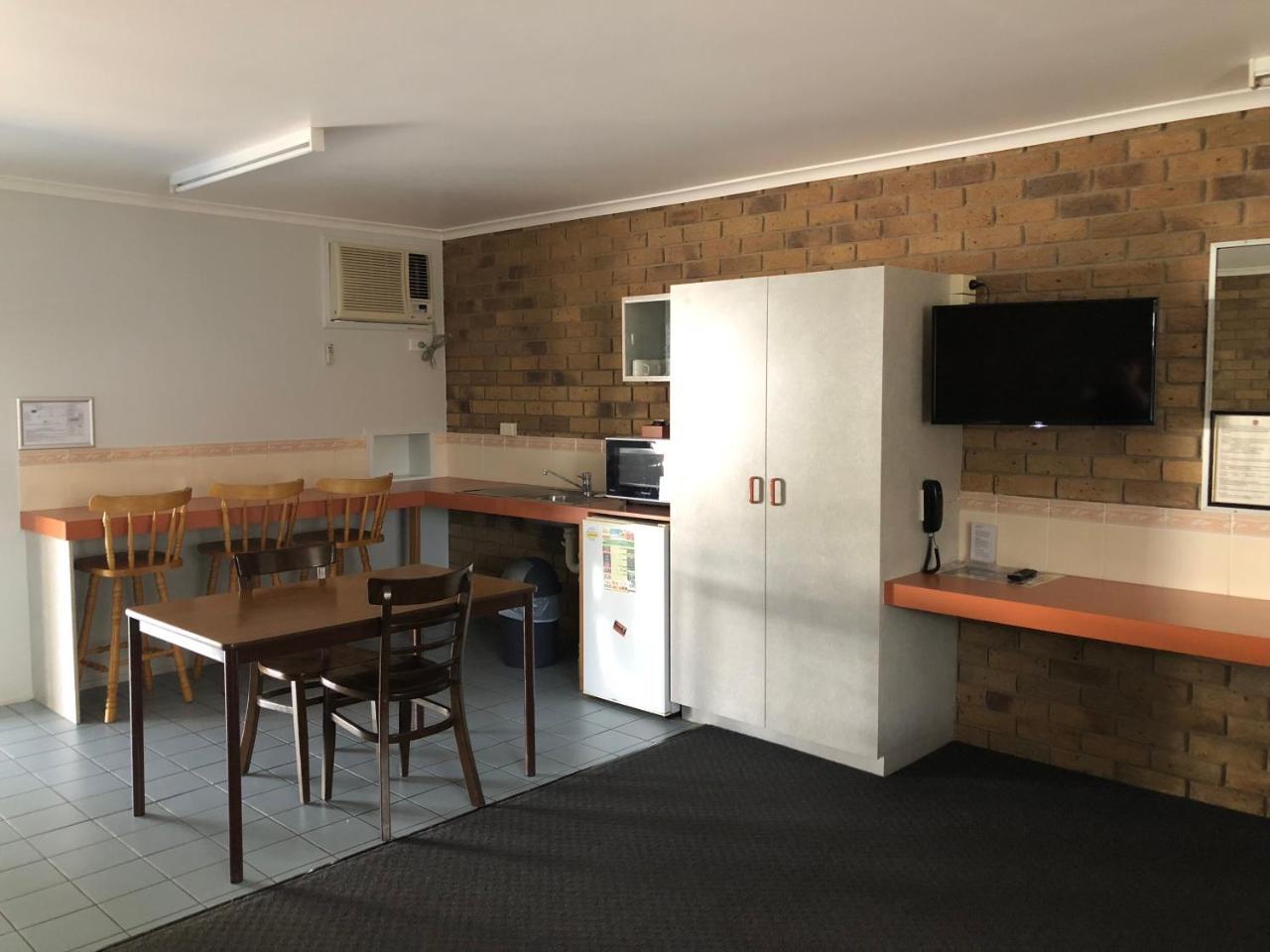 True Blue Motor Inn Rockhampton Bagian luar foto