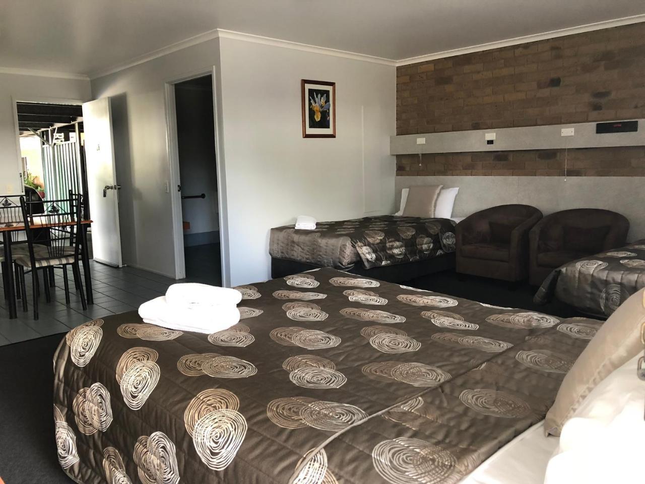 True Blue Motor Inn Rockhampton Bagian luar foto