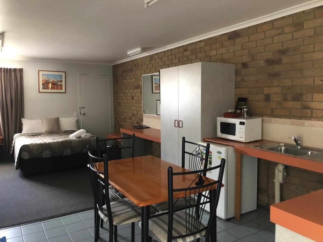 True Blue Motor Inn Rockhampton Bagian luar foto
