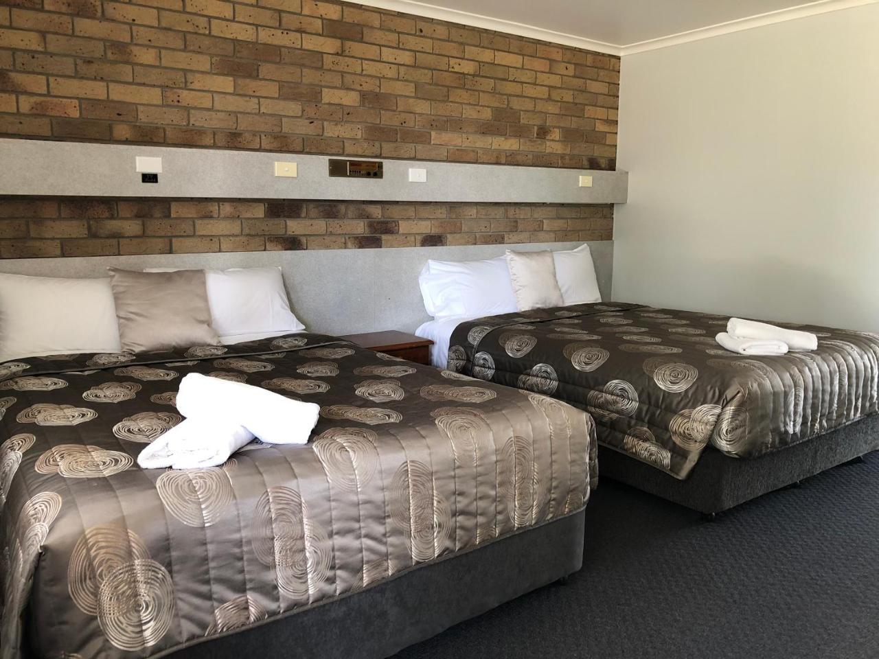 True Blue Motor Inn Rockhampton Bagian luar foto