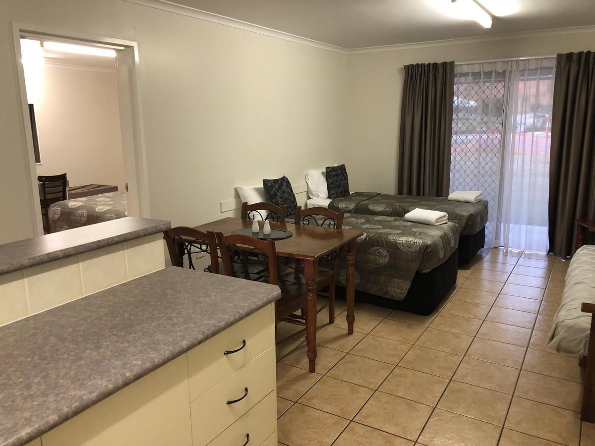 True Blue Motor Inn Rockhampton Bagian luar foto