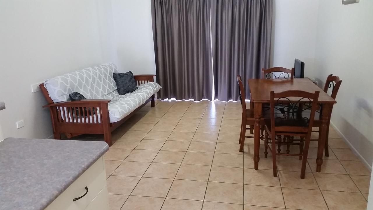 True Blue Motor Inn Rockhampton Bagian luar foto