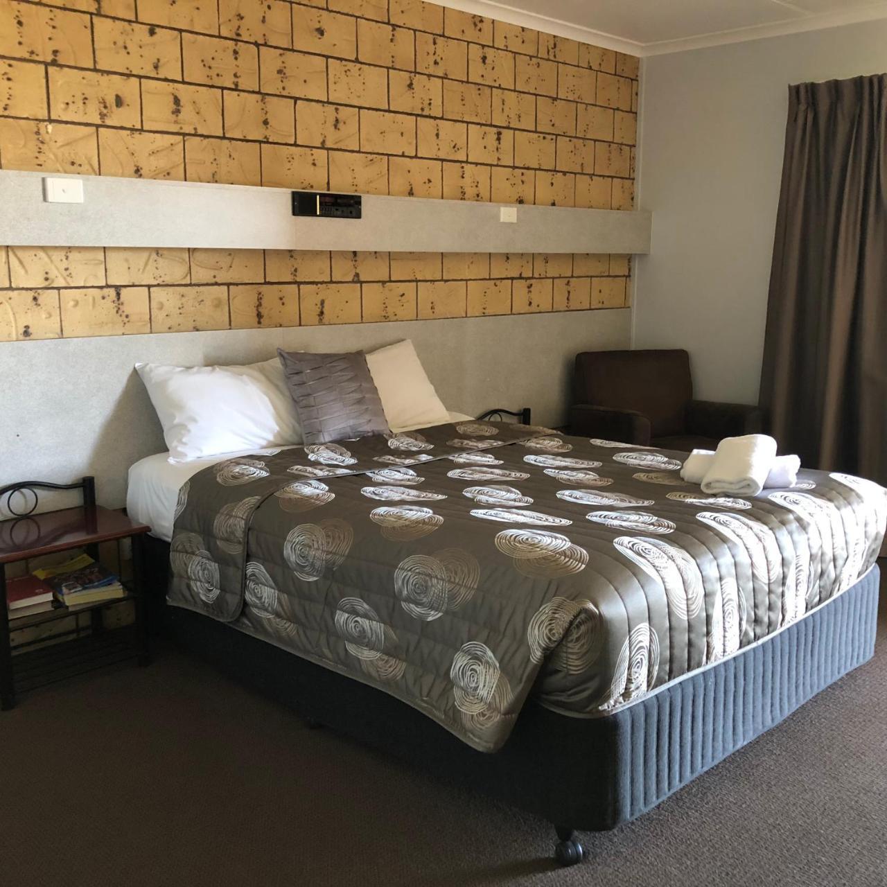 True Blue Motor Inn Rockhampton Bagian luar foto