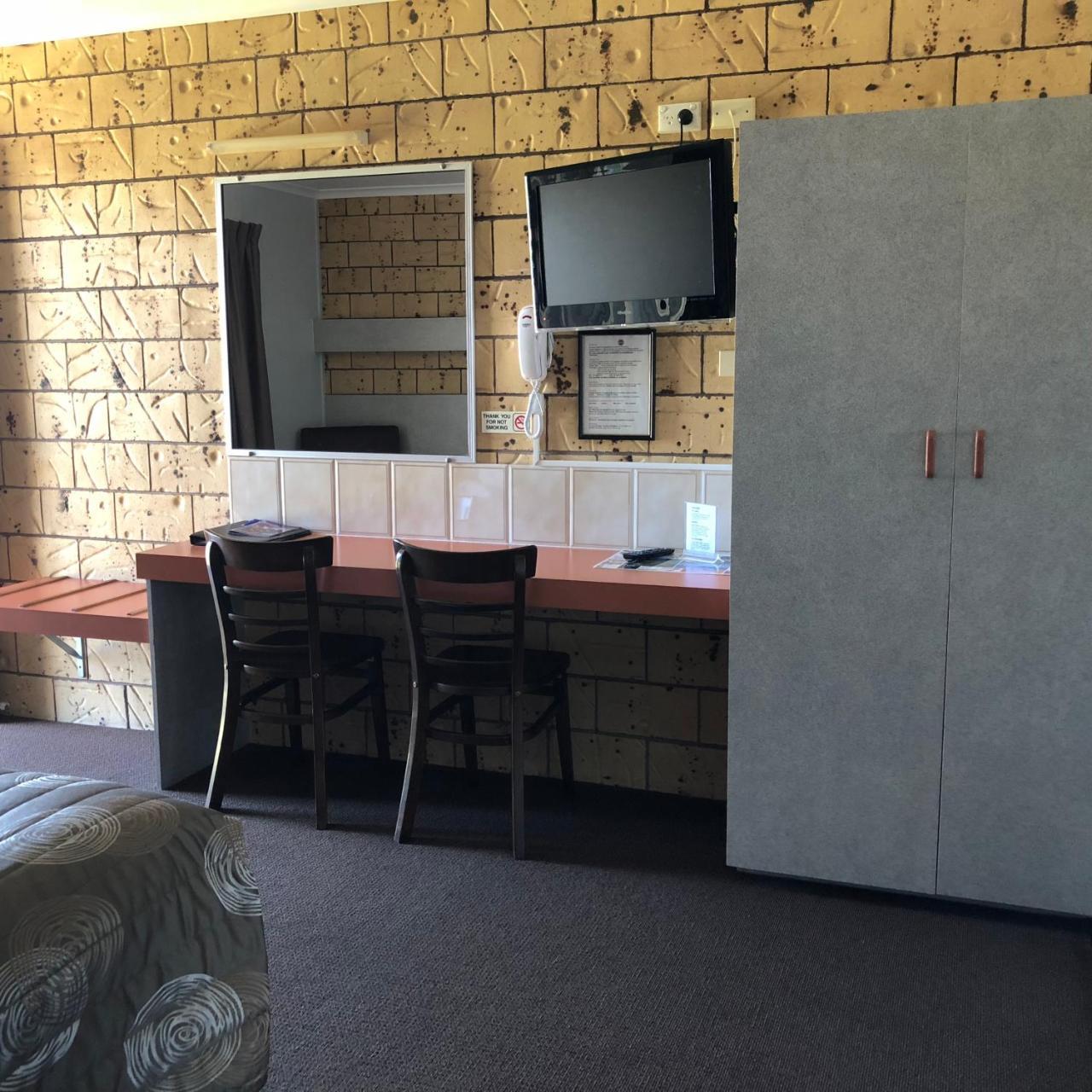 True Blue Motor Inn Rockhampton Bagian luar foto
