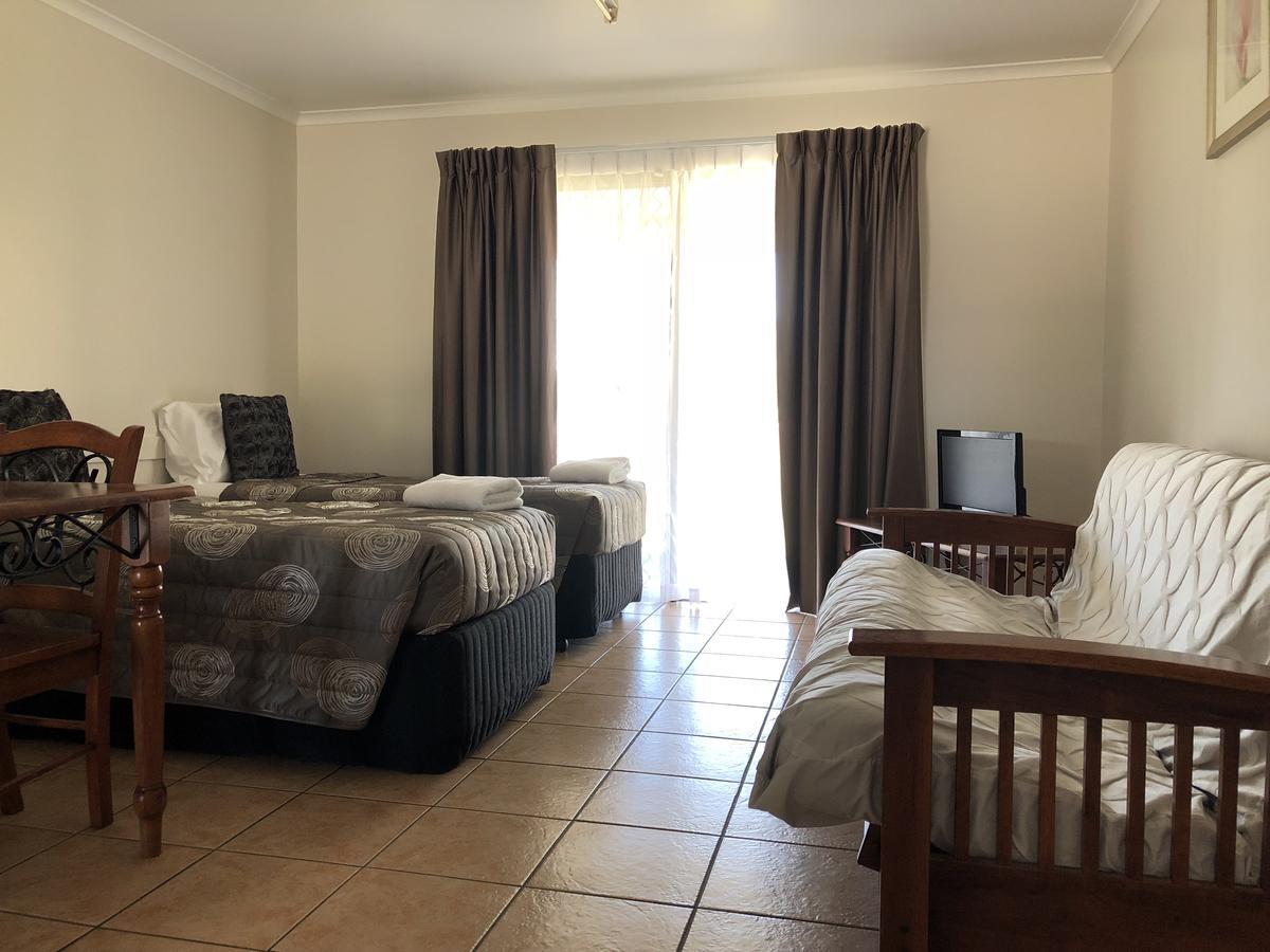 True Blue Motor Inn Rockhampton Bagian luar foto