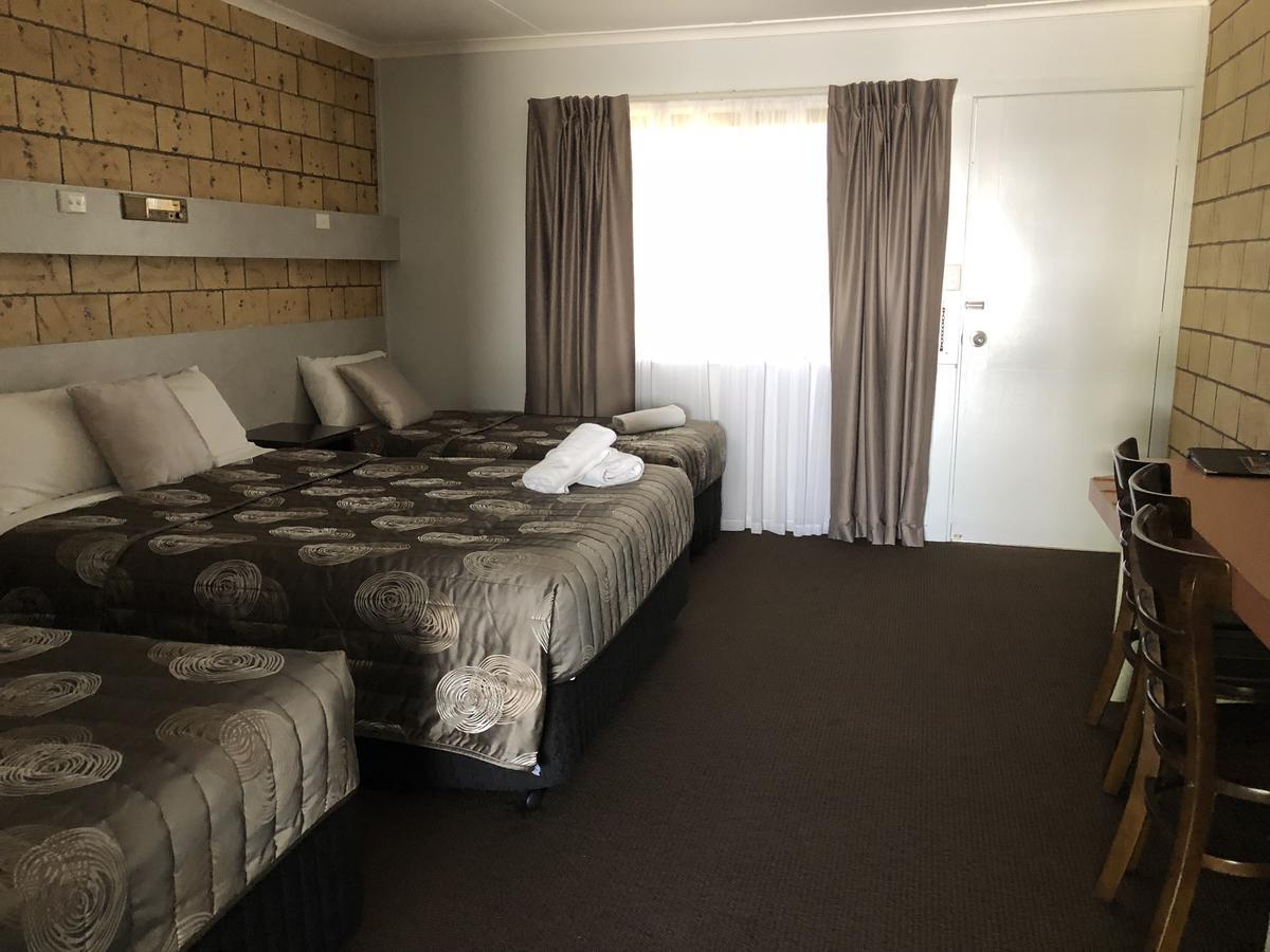 True Blue Motor Inn Rockhampton Bagian luar foto