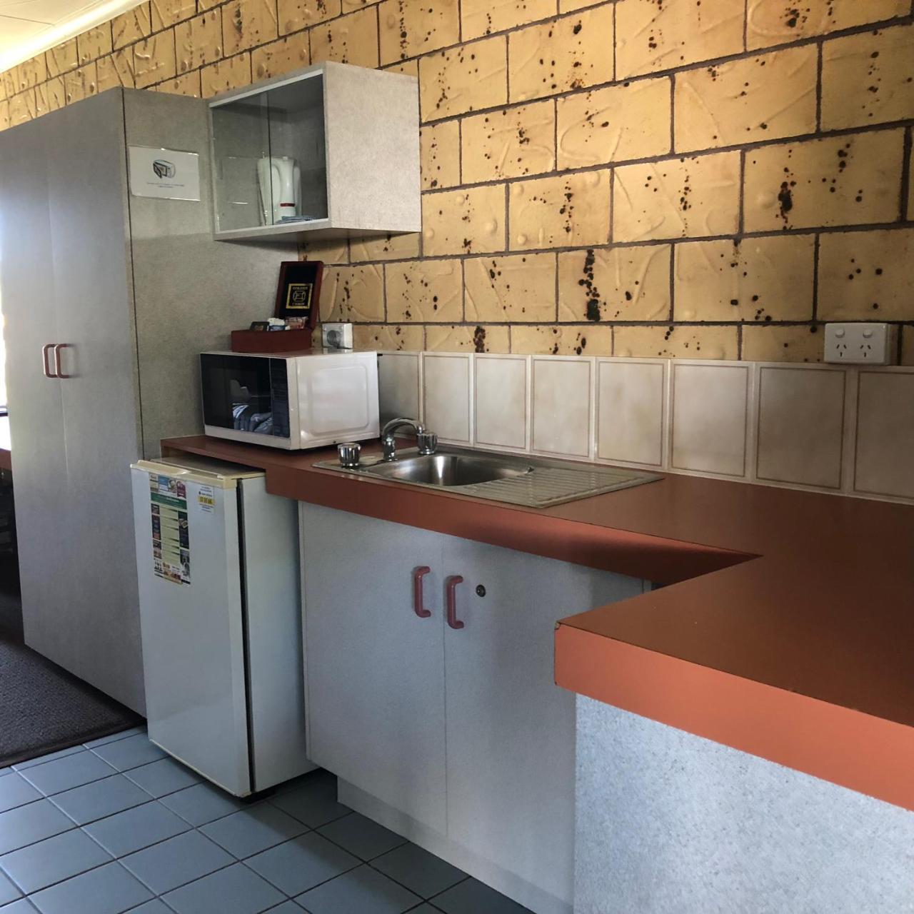 True Blue Motor Inn Rockhampton Bagian luar foto