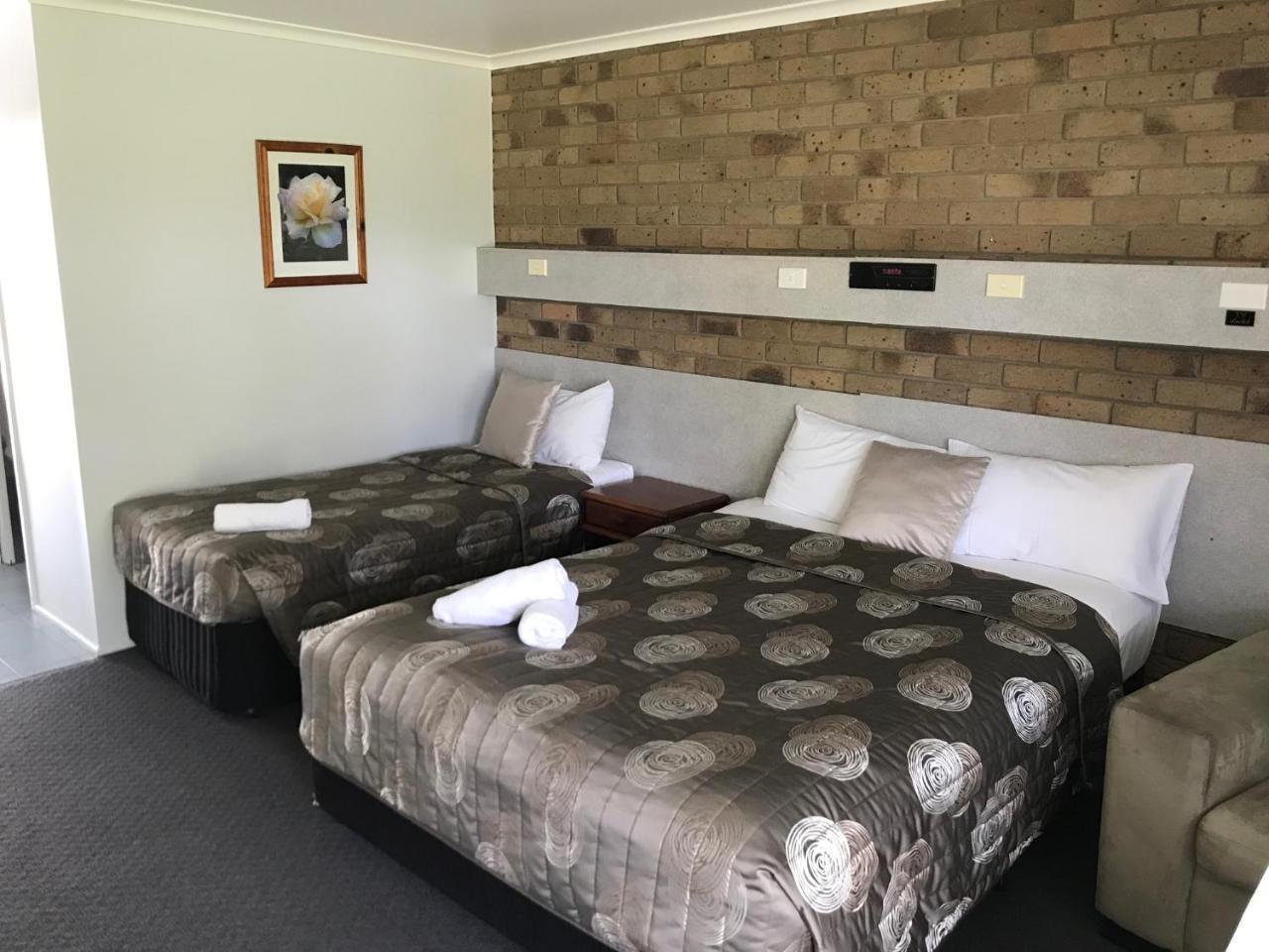 True Blue Motor Inn Rockhampton Bagian luar foto