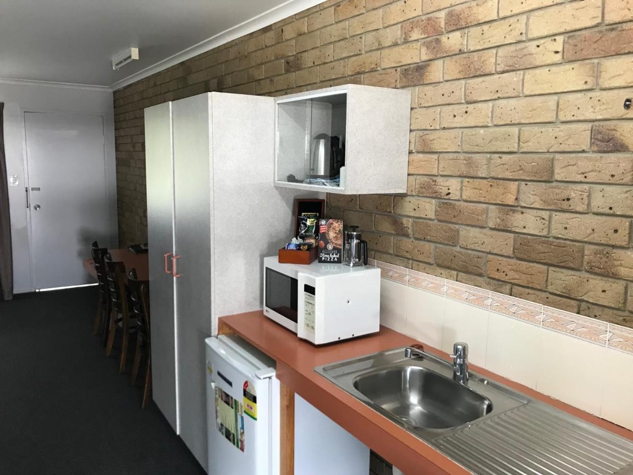 True Blue Motor Inn Rockhampton Bagian luar foto