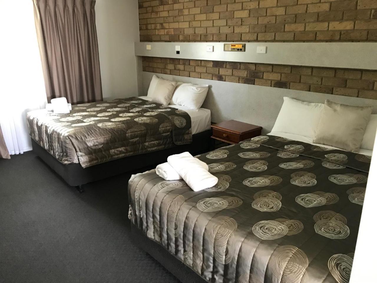 True Blue Motor Inn Rockhampton Bagian luar foto