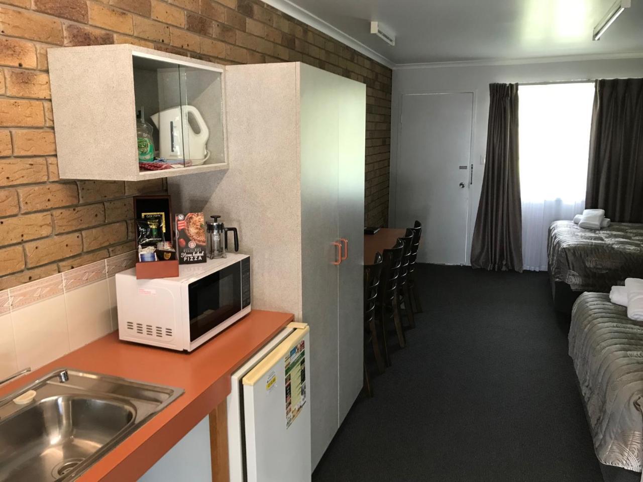 True Blue Motor Inn Rockhampton Bagian luar foto